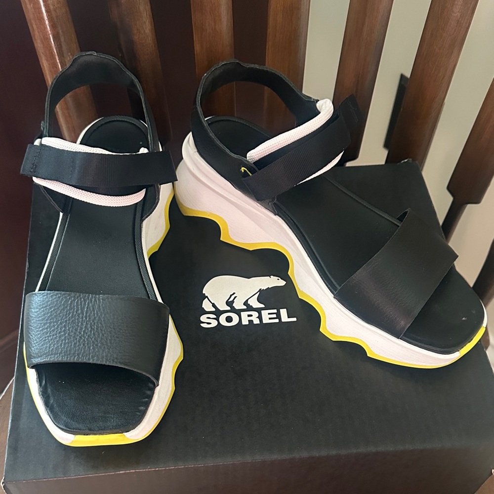 Sorel Kinetic Impact Women's Black Sandals Sz 10